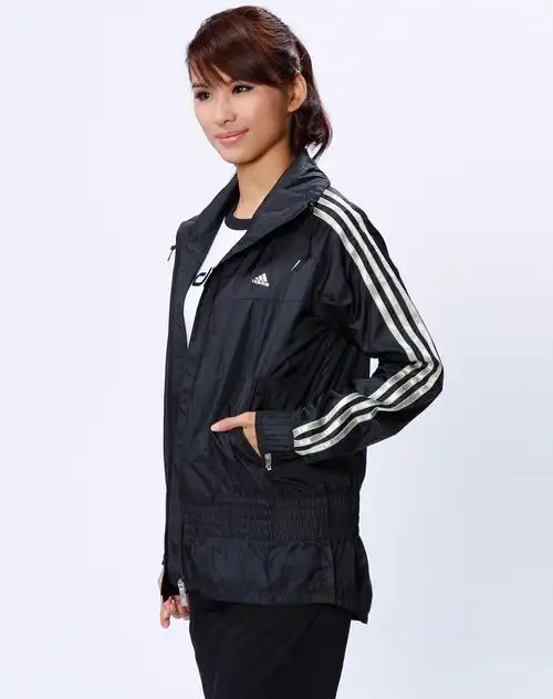 阿迪达斯adidas女款黑色休闲长袖外套