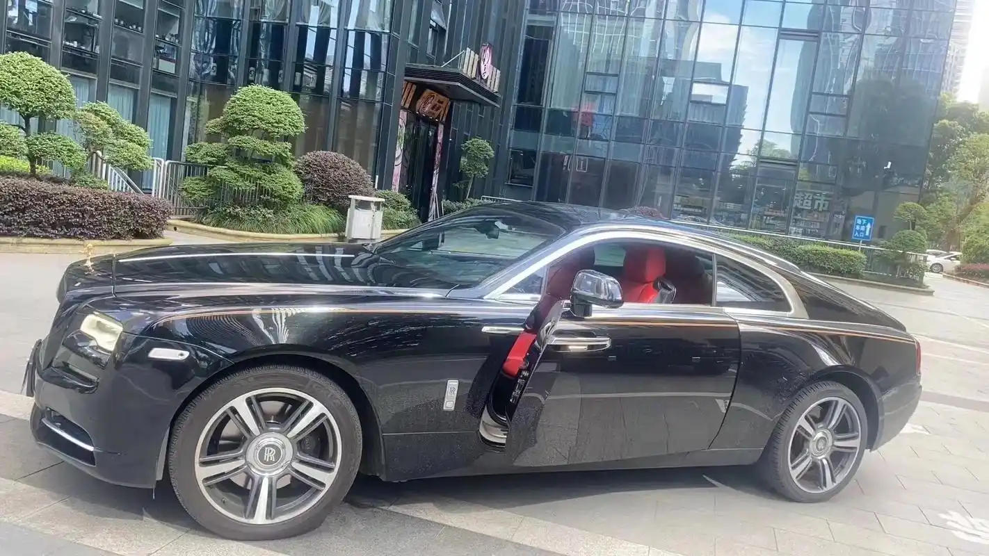 新款劳斯莱斯魅影