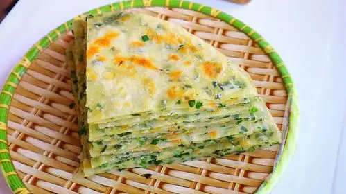 2玉米面饼:制作简单,营养丰富,全程不沾面,制作好后蓬松暄软易消化