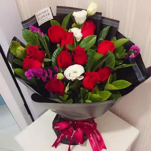 情人节收到的花,很意外啊 还以为不会有礼物呢,感谢我的大可爱这么用