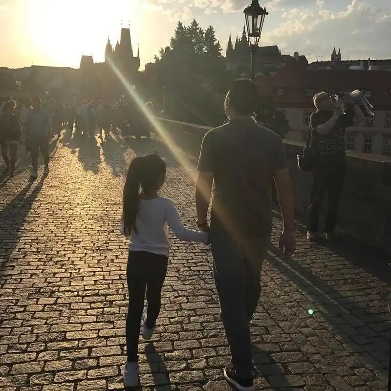 原生家庭阴影?父亲行为会影响女儿择偶观