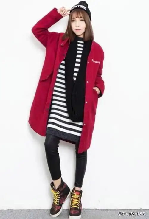 红色正装搭配什么颜色的高跟鞋