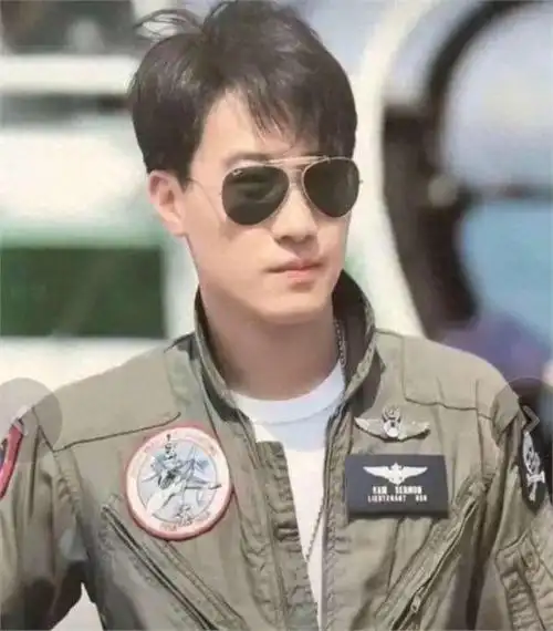 冲上热搜,黎明演唱会遭"吐槽",网友:小时候吃的糖丸是他捐的