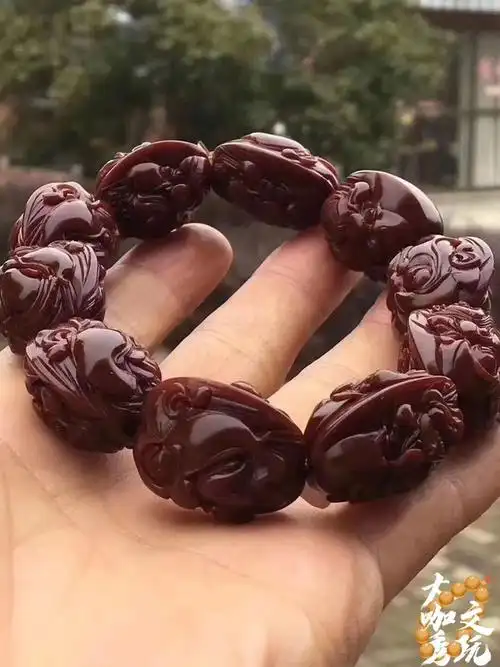 大咖秀玩串儿12年他的橄榄核盘透玉化秘诀是什么