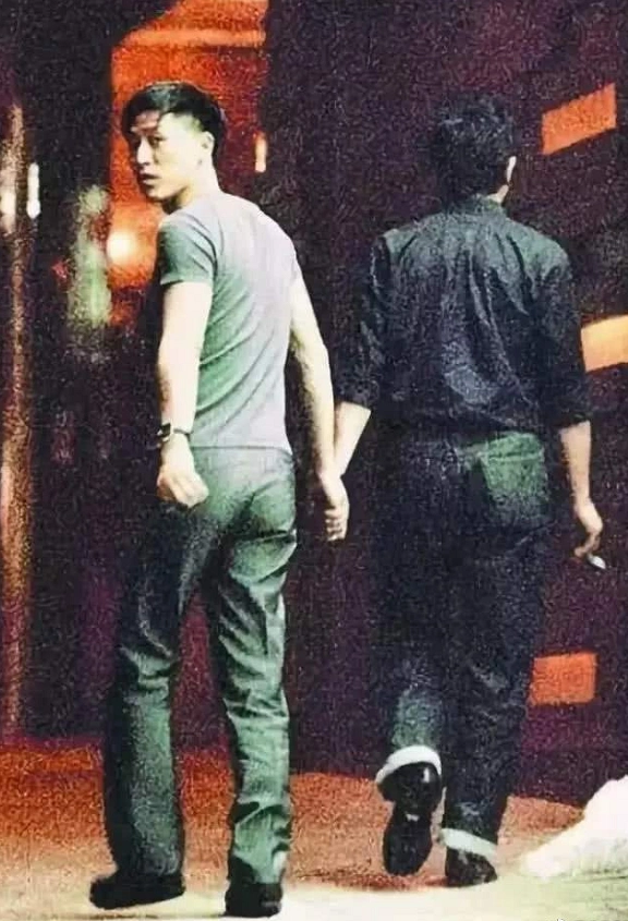 又是一个意义非凡的愚人节,圈中都在怀念张国荣,唐鹤德发文缅怀