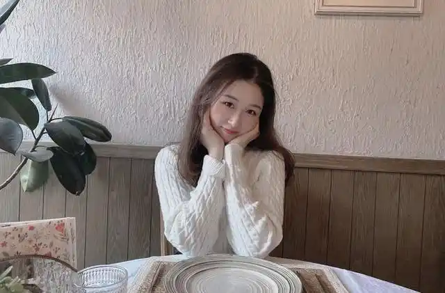 《奇葩说》第七季嘉宾苏眉月