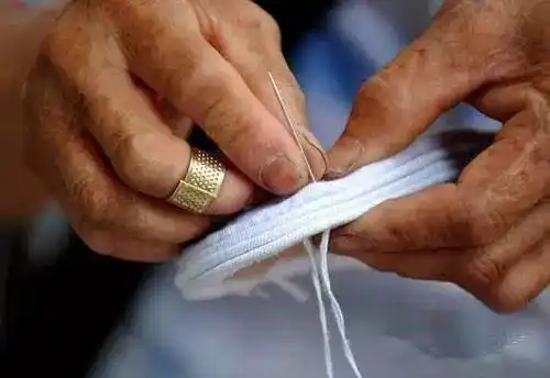 土家娃最温暖记忆:千层底布鞋