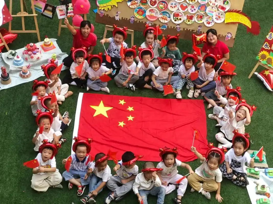 喜迎二十大,萌娃庆#国庆 #幼儿园#亲子手工 #祖国妈妈生日 - 抖音