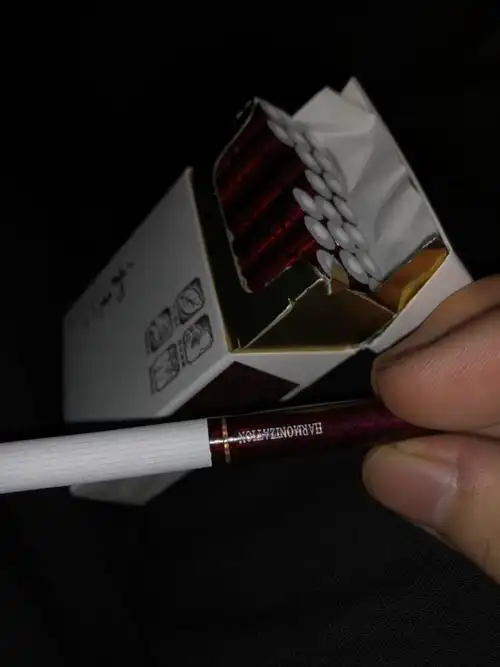 请问这个白盒子的和天下是否是真烟