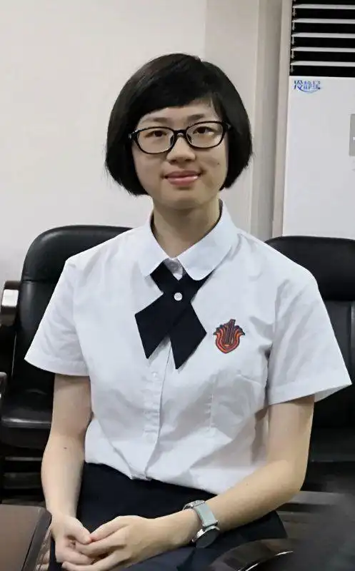 刷题少睡得早玩竞赛排话剧会玩的女学霸高考成绩如何