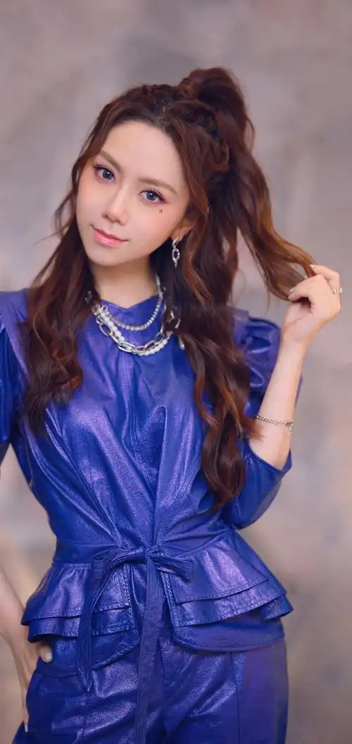 邓紫棋全面屏手机壁纸图片