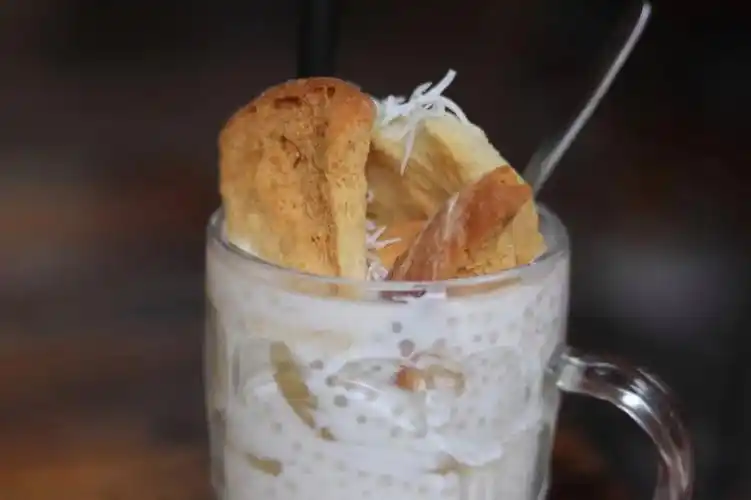 01 泡鲁达是啥 / 云南人很熟悉的小吃 / 泡鲁达,也写作"帕露达",是一