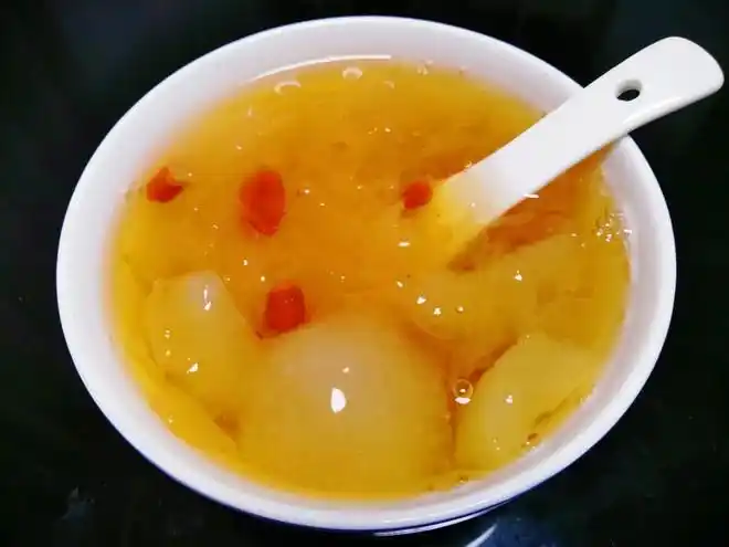 雪梨银耳汤&牛奶雪梨银耳汤的做法