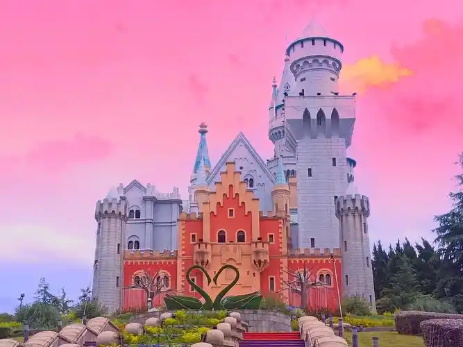 世界之窗的美丽城堡,第一张改动,第二张为原图