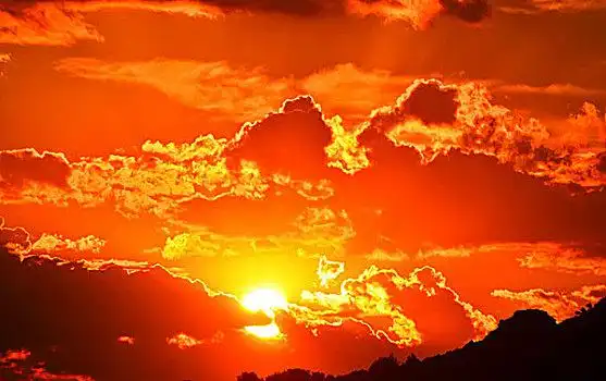 乌蒙山火烧云,火烧云,夕阳,太阳,落日,天气,气候,晚霞,黄昏,天空,云