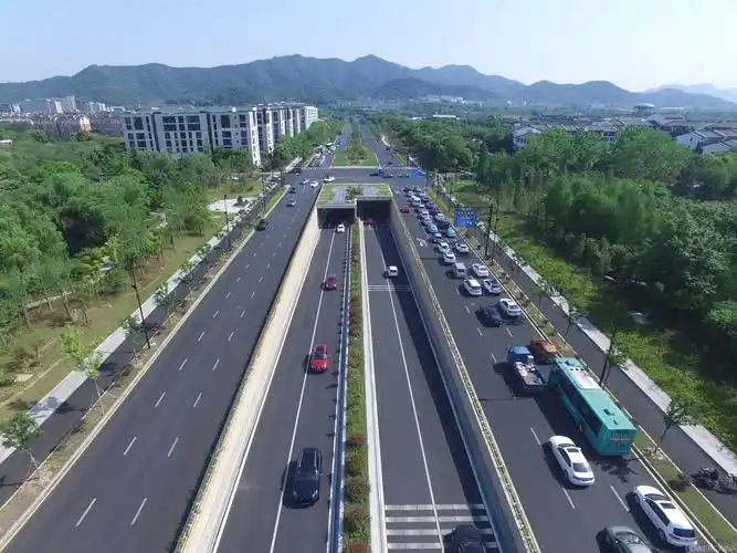 紫之隧道紫金港路出入口