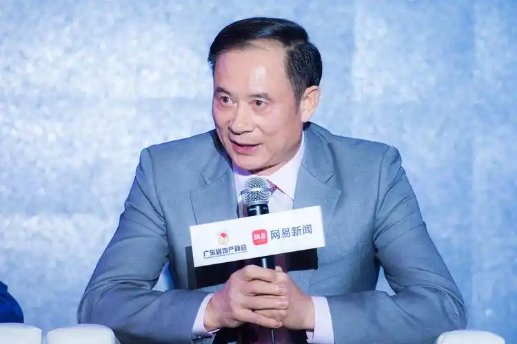 星河湾黄文仔:"企业跨界,饿死的人少,撑死的人多"