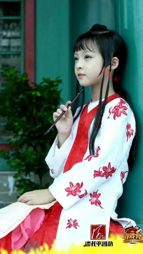 红楼梦林黛玉周漾玥