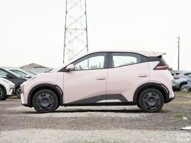 比亚迪海鸥灵动时尚的纯电小型车城市代步首选