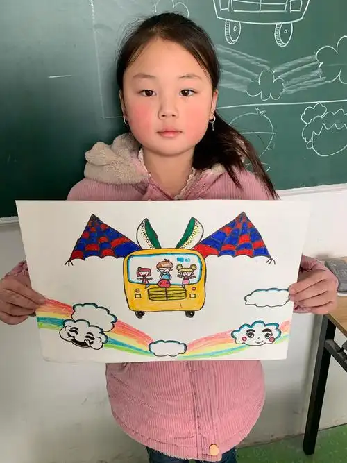 8号线描班《会飞的公交车》学员作品!