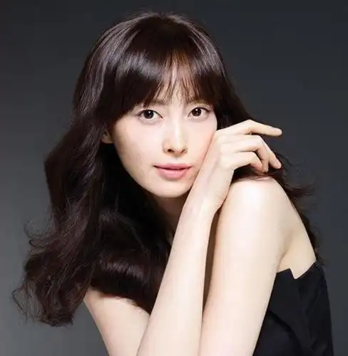 作品李奈映(338122,leenayoung),1979年2月22日出生于韩国首尔
