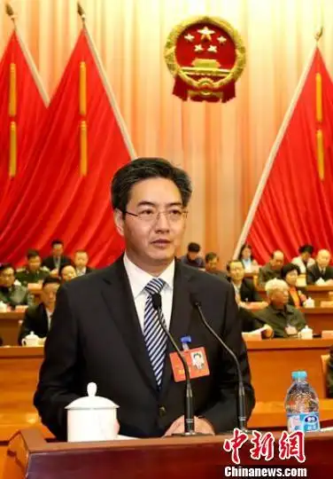 徐州市市长朱民做政府工作报告. 徐剑 摄