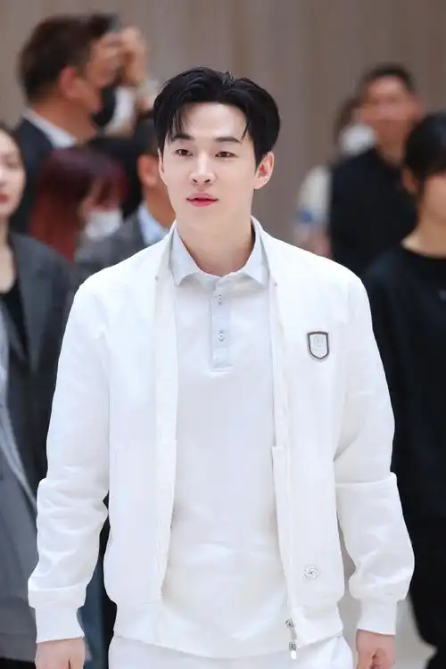 henrylau刘宪华超话95#全能音乐人刘宪华#952024.04.