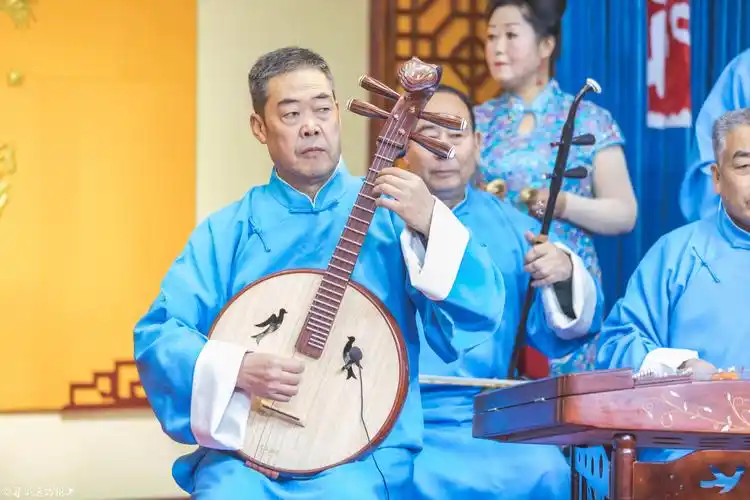 时光流转,一起来看看流传多年的民间吹拉弹唱是什么样子的