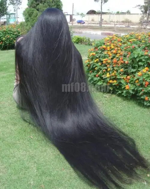 越南长发女浓密的长发