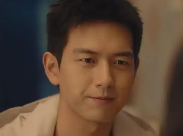 《春色寄情人》出圈理由:刘琳的演技,周雨彤的脸蛋,李现的衣品