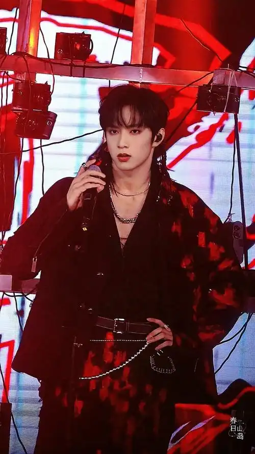 狼崽一刘耀文少年上火2神图