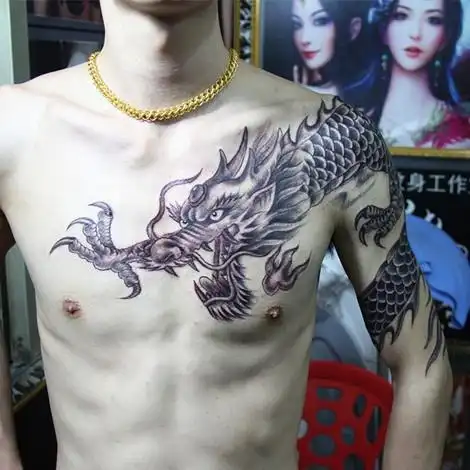 过肩龙纹身