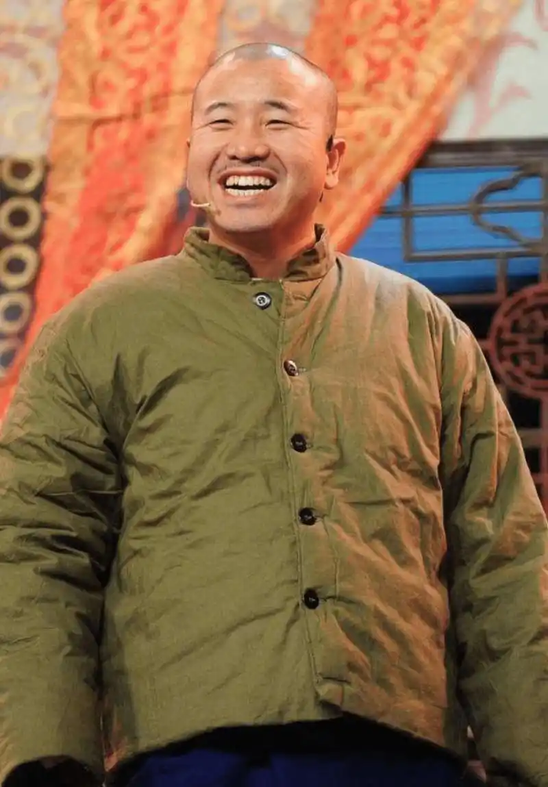 王小利:与前妻相伴7年离婚,再婚娶了李琳为妻,如今苦尽甘来_二人转