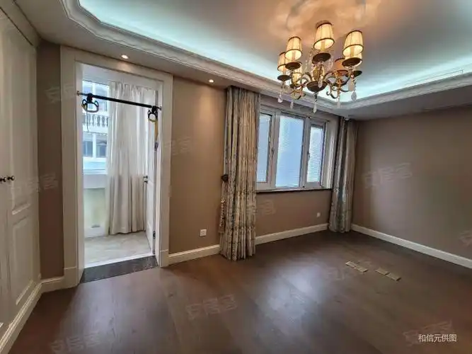 西郊华庭下叠带院子采光好一楼有卧室