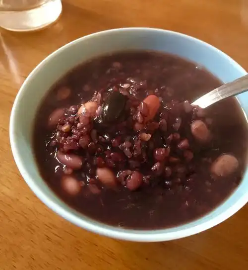 来一碗紫米杂粮粥