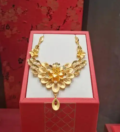 老凤祥足金婚庆项链