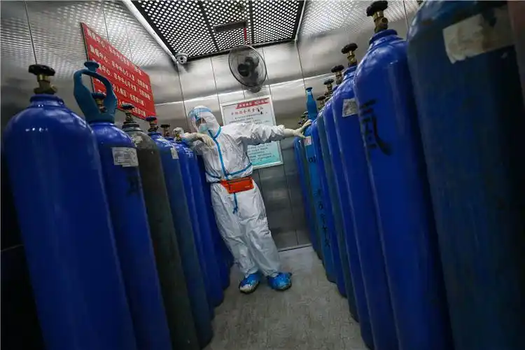 youngvillagecadreshouldersoxygentonovelcoronaviruspatients