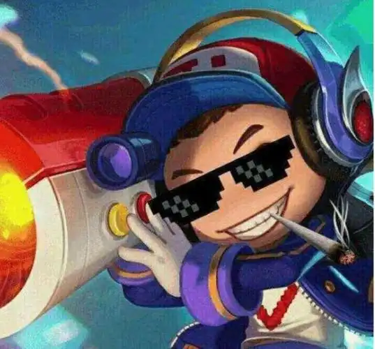 除此之外,鲁班还有两款对比之前提到的皮肤相当昂贵的皮肤,电玩小子