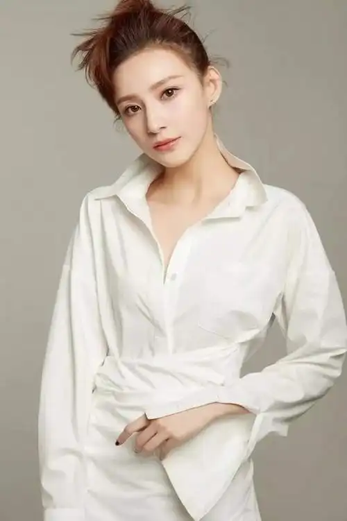 马凡舒90后春晚主持人这个东北姑娘她凭什么这么幸运