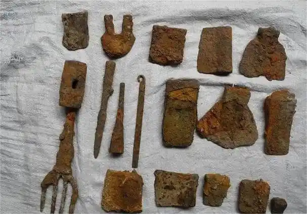 汉代的铁器艺术:社会经济,政治,军事,手工业和商业