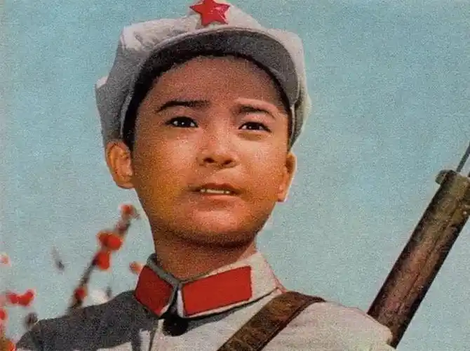 学习电子琴《红星照我去战斗》