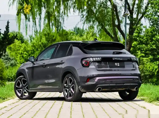 领克02车身-尾灯-易车