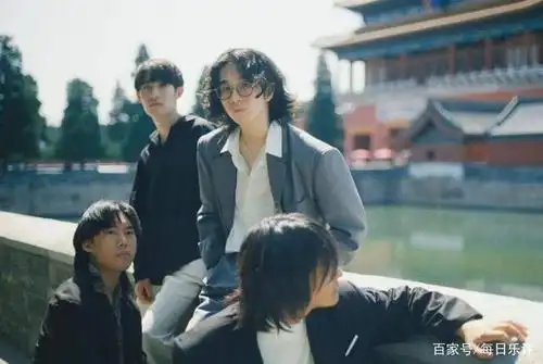 summervapour乐队《tangerine sweat》上线,贪恋这仅剩一半的夏