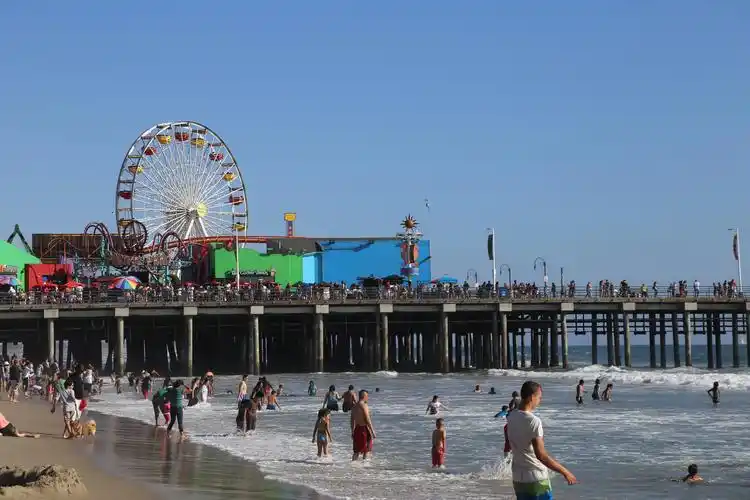 来洛杉矶旅游,怎么能错过这片撞星率最高的海滩!