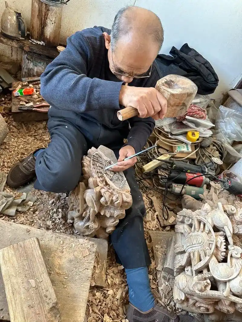 老木匠精神919191,年头雕到年尾~专注,认真,热爱,坚持 - 抖音