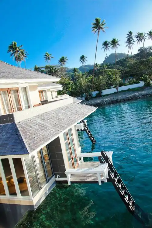 科洛阳光热带雨林温泉度假村 (koro sun resort and rainforest spa)