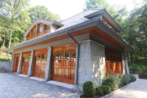 美式别墅特色房檐装饰欣赏