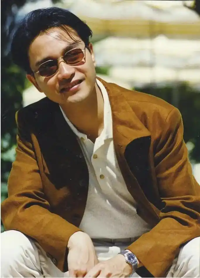 张国荣哥哥说:谈恋爱要从收到一束花和正式的告白开始 生活需要 - 抖