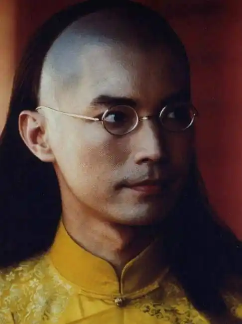 原创69岁尊龙近照曝光身材走样贵气犹在曾多次辟谣和陈冲的绯闻