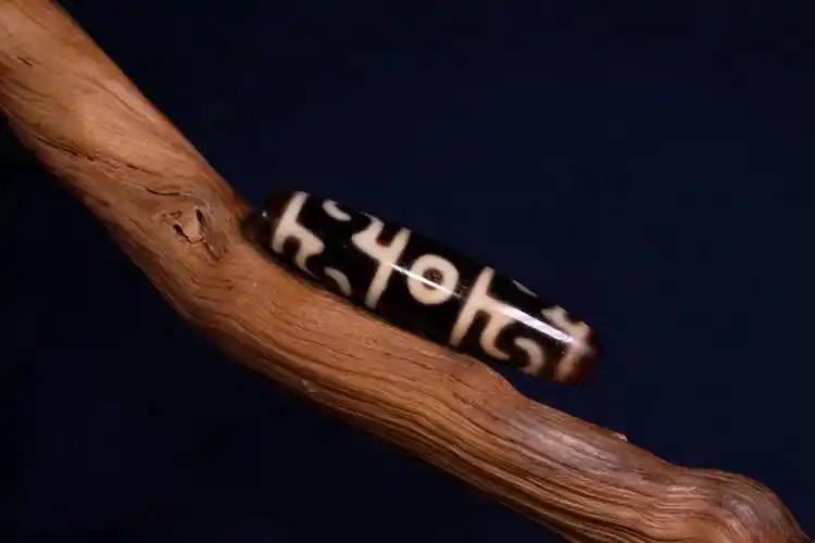 【6044】老台湾仿极致黑白莲师法器三眼天珠